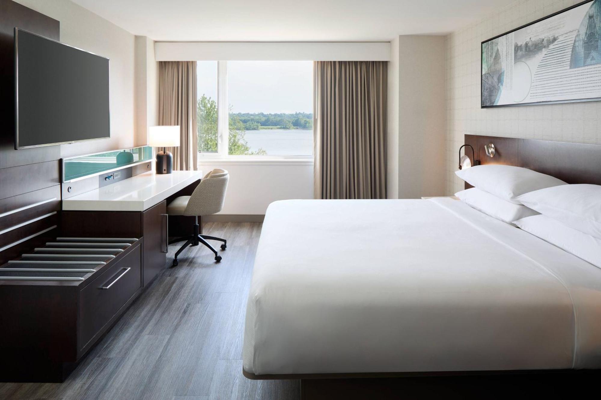 Delta Hotels By Marriott Fredericton Exterior foto