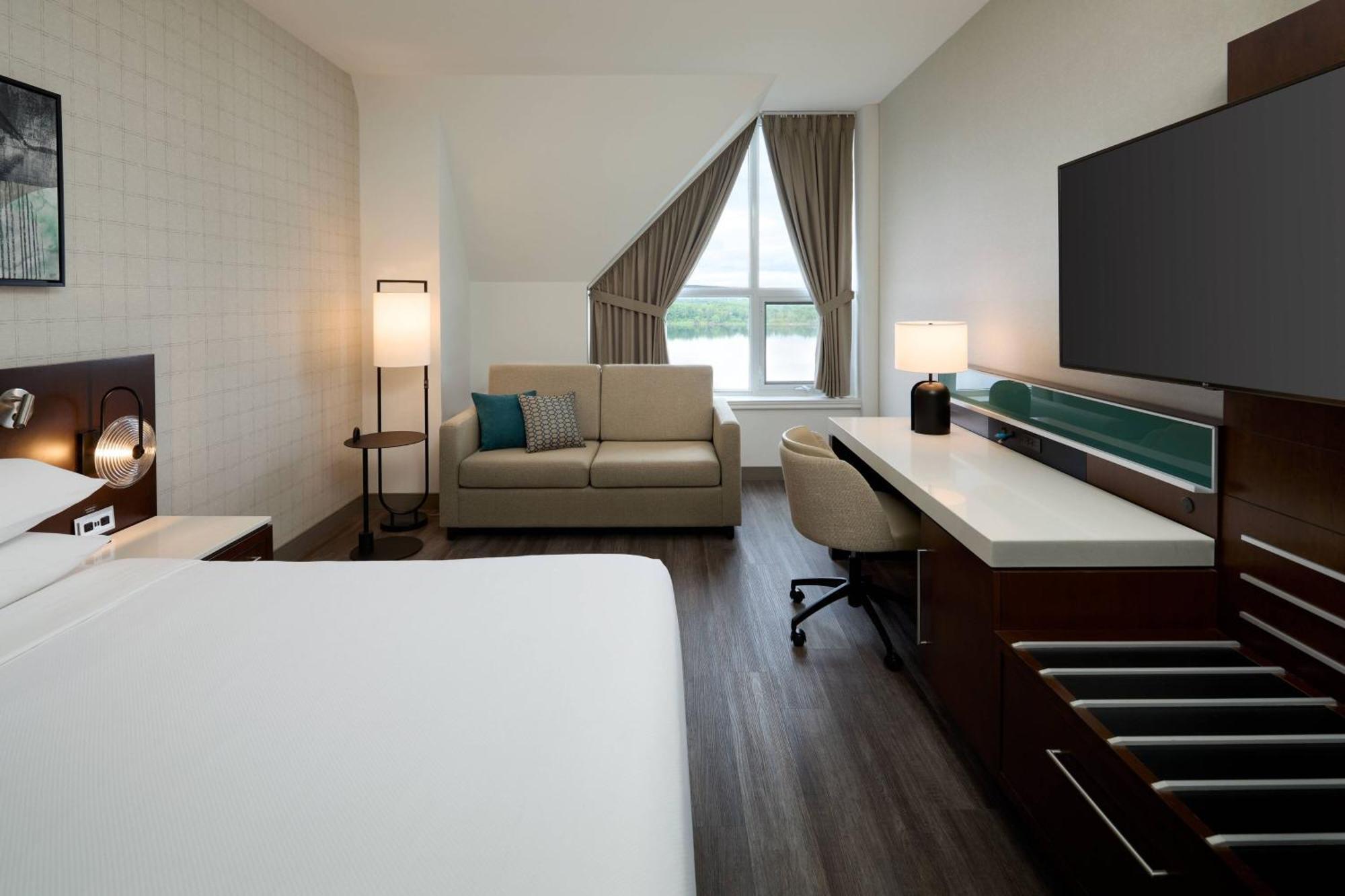 Delta Hotels By Marriott Fredericton Exterior foto
