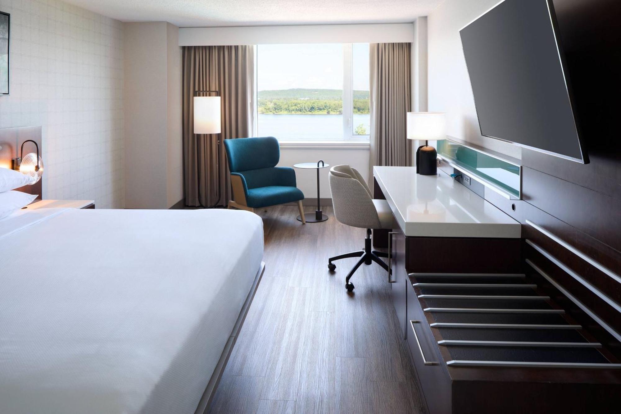 Delta Hotels By Marriott Fredericton Exterior foto